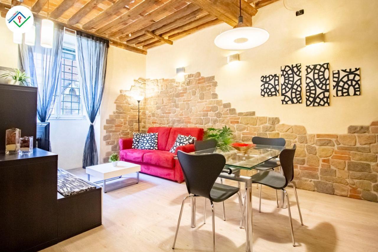 לוקה Antica Piazza Apartment By Tuscanywego מראה חיצוני תמונה