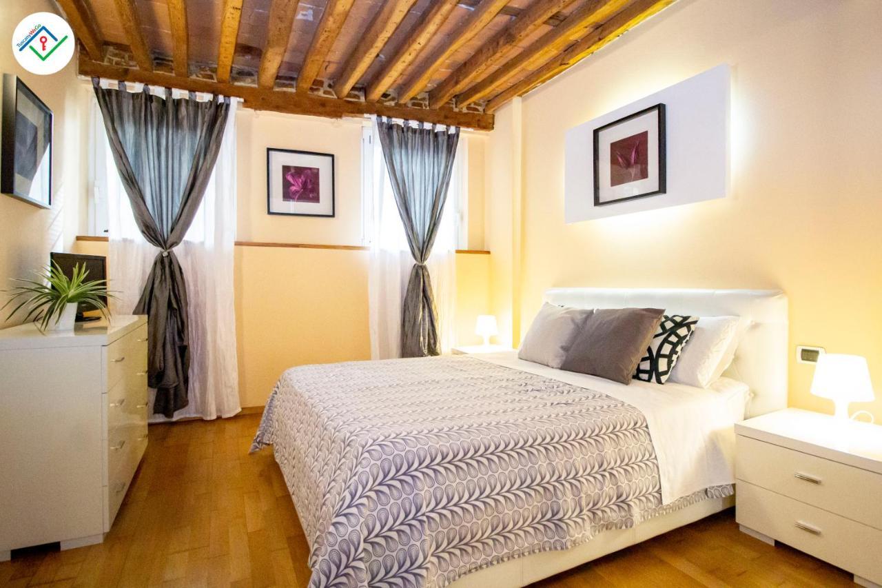 לוקה Antica Piazza Apartment By Tuscanywego מראה חיצוני תמונה