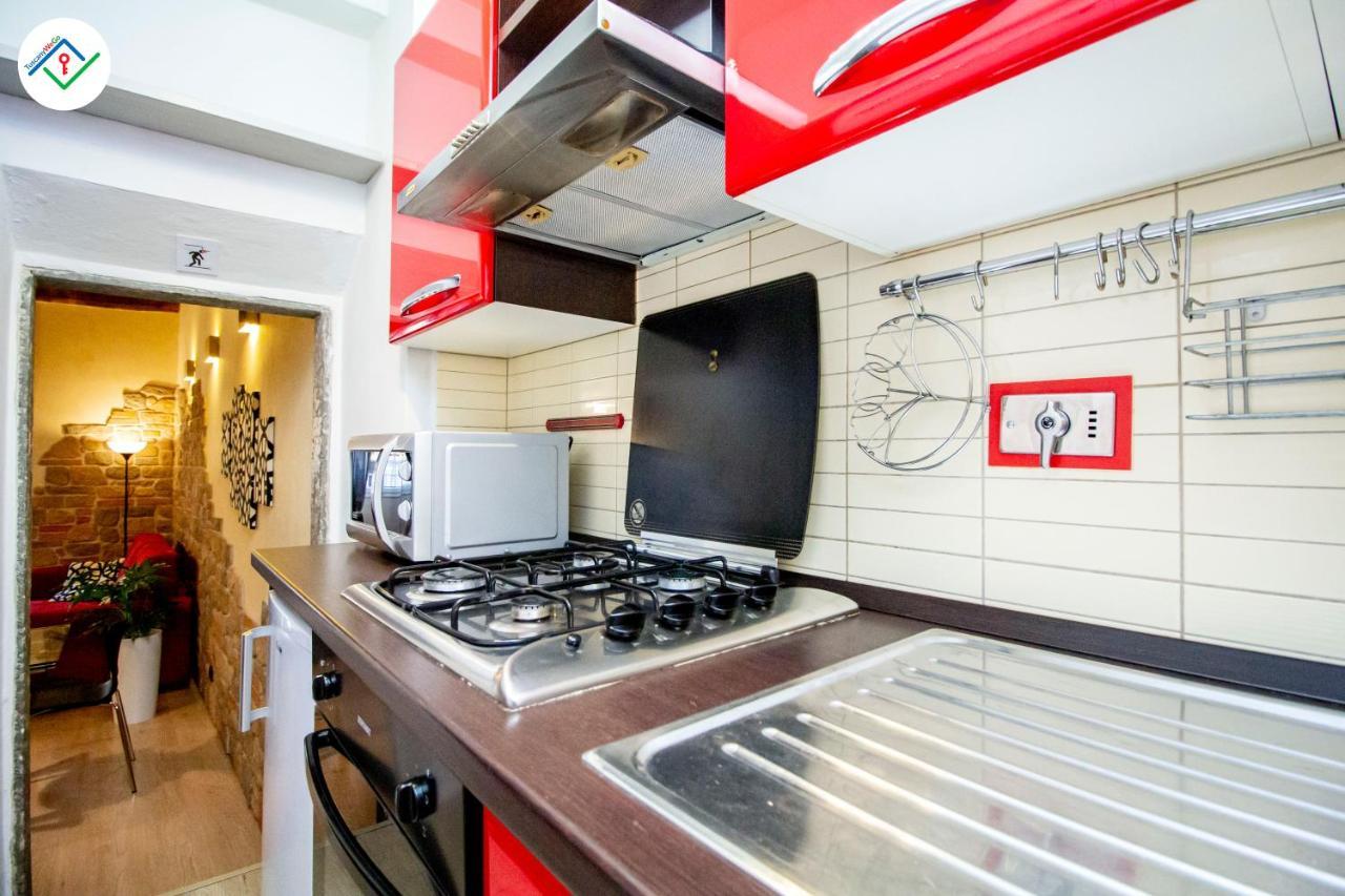 לוקה Antica Piazza Apartment By Tuscanywego מראה חיצוני תמונה